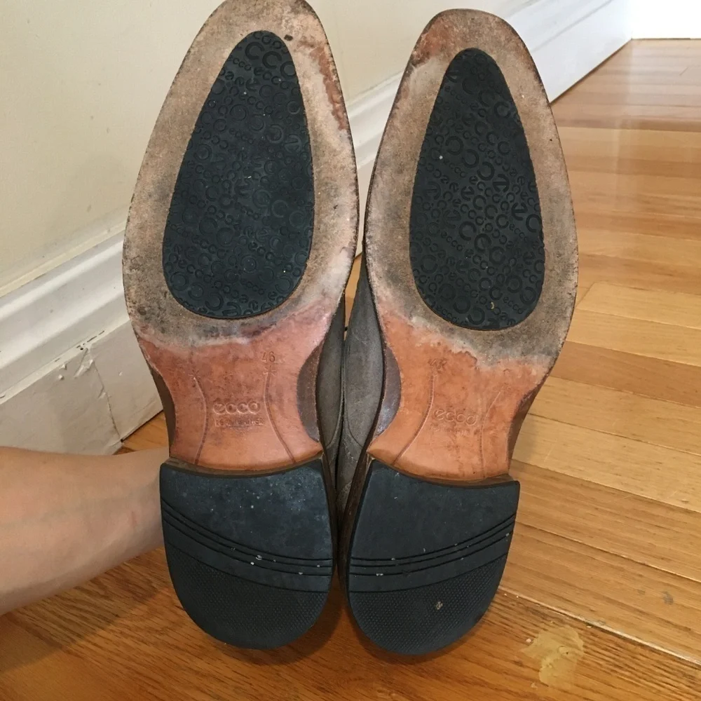 Ecco us dress suede